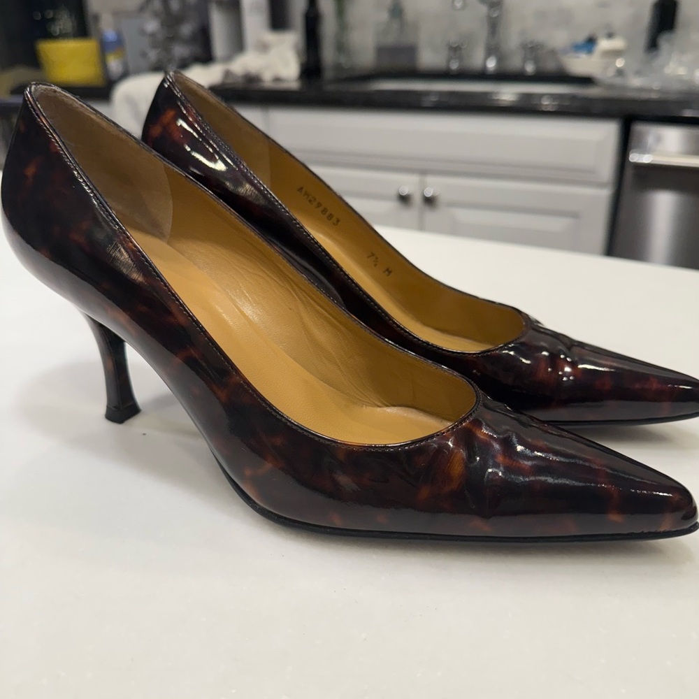 EUC Stuart Weitzman Patent Tortoise Shell Heels (size 7.5) - Picture 4 of 11